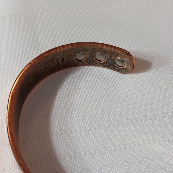 Minimalist Copper Tone Cuff Bracelet Size M - Picture 6 of 9